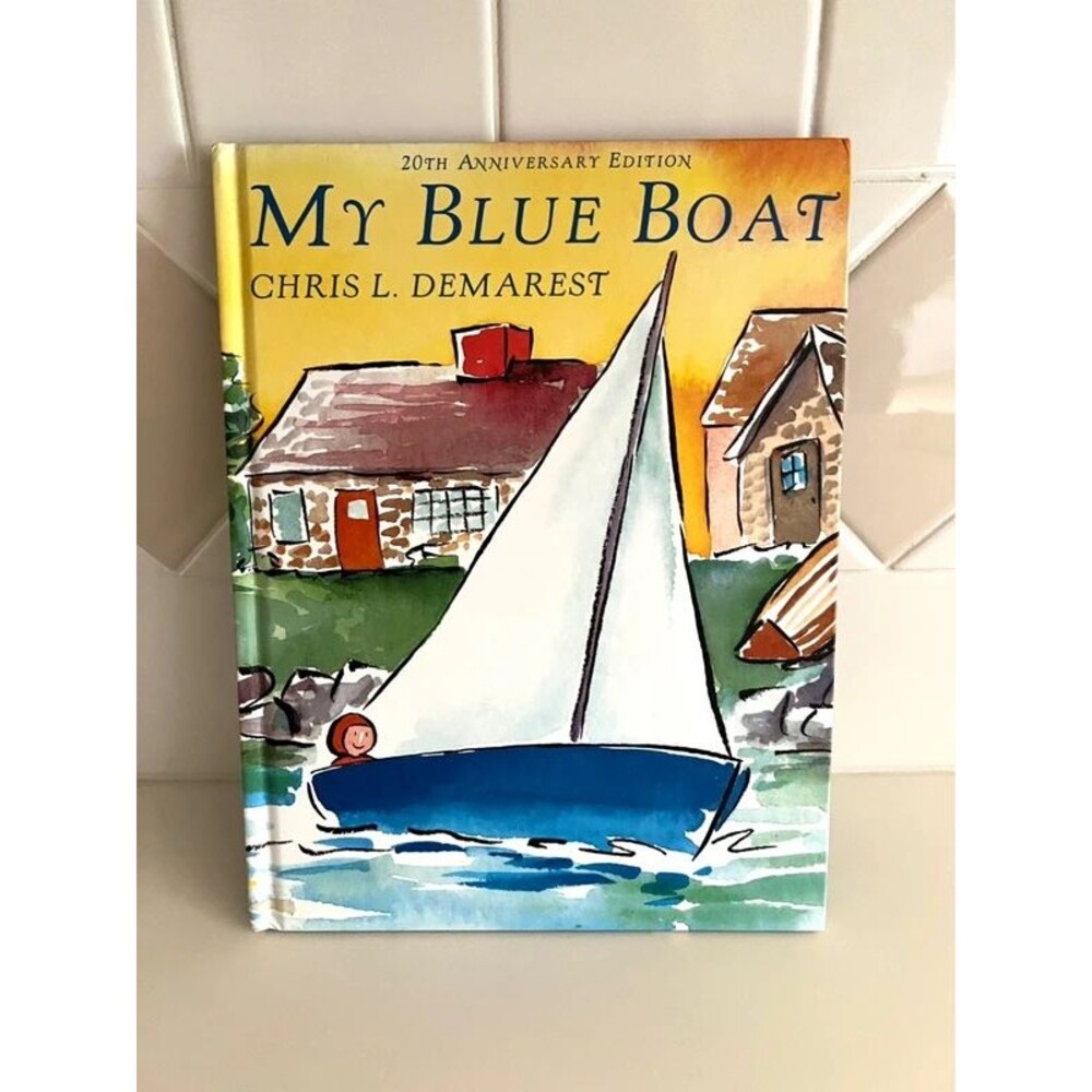 Hardcover My Blue Boat Book